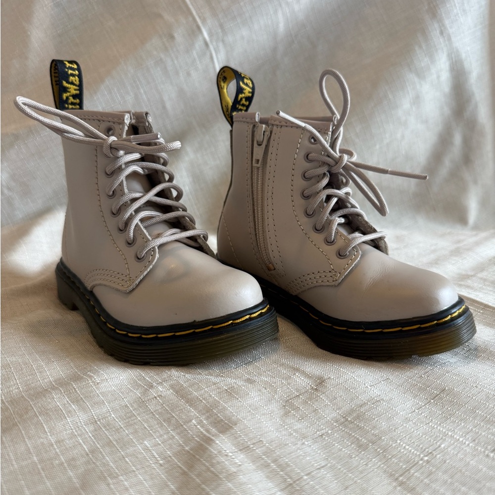 Dr. Martens Toddler Boots – Size 7 – Excellent Condition